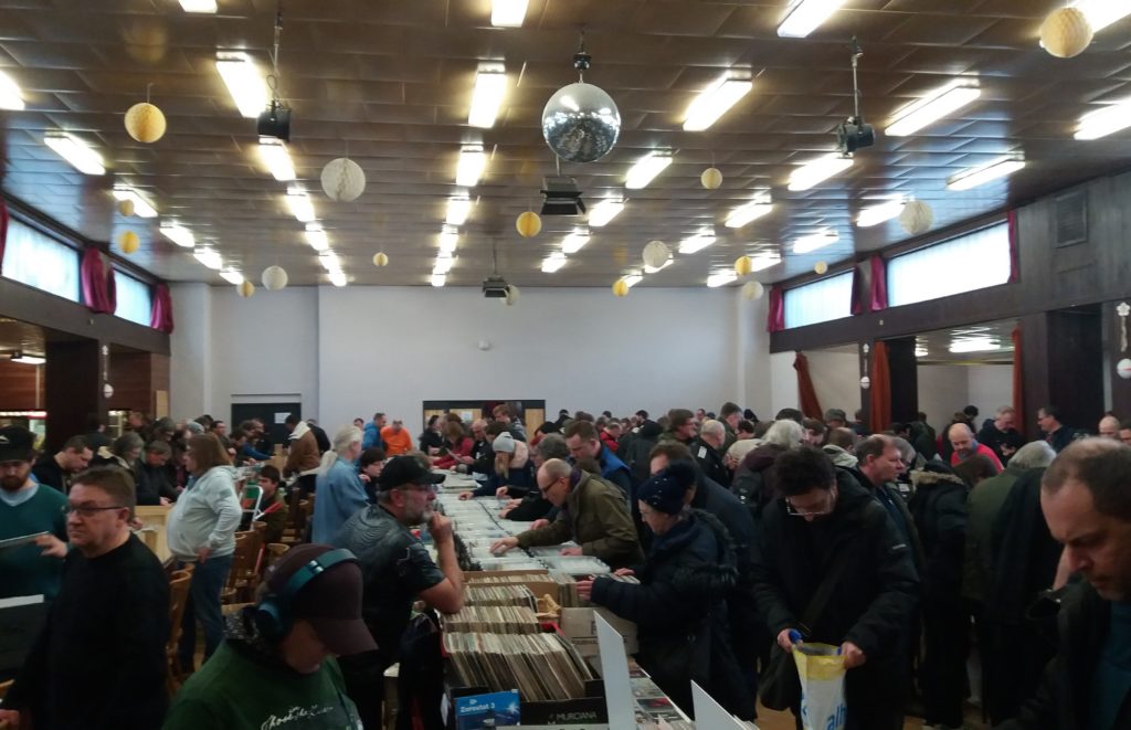 Burzy vinylů a CD v Praze